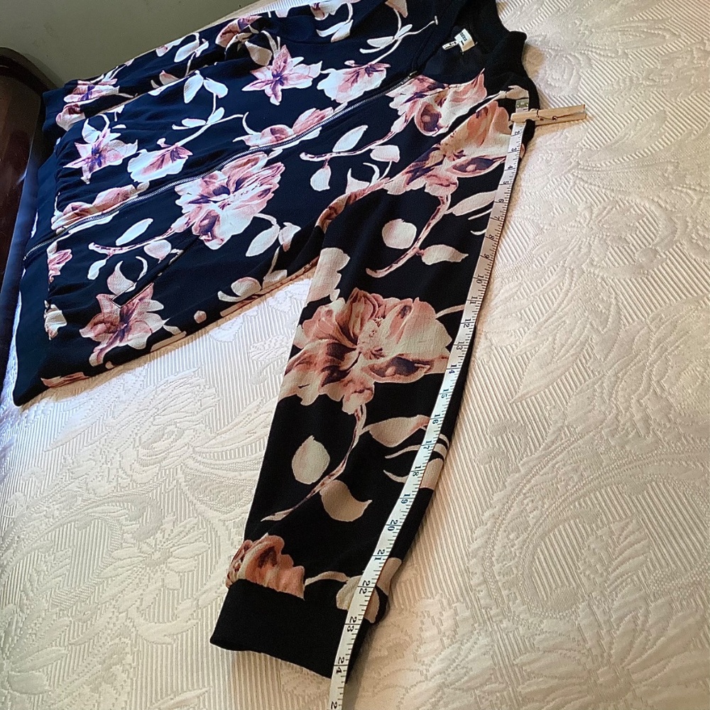 NWOT Monteau Black Floral Bomber Jacket Lightweight Zip Up Womens Size L - Picture 10 of 11